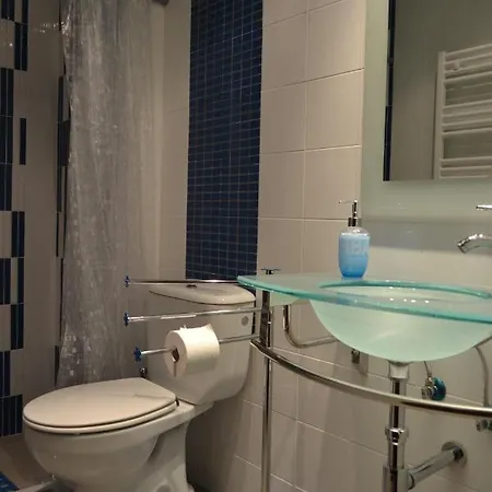 Apartamento Apartamento Acueducto, Tres Dormitorios Y Parking Gratis *